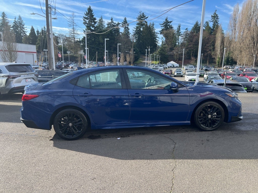 2025 Toyota Camry SE Hybrid