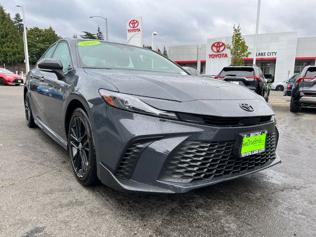 2025 Toyota Camry SE HYBRID-AWD