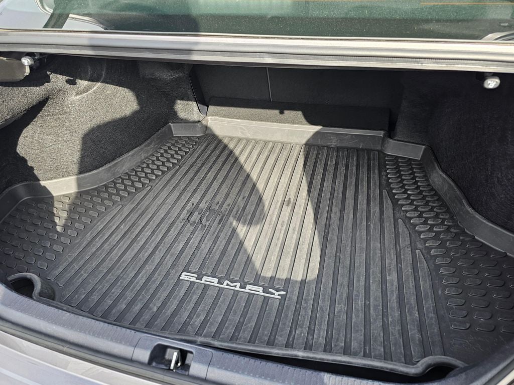 2024 Toyota Camry Hybrid LE