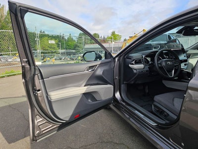 2024 Toyota Camry Hybrid LE