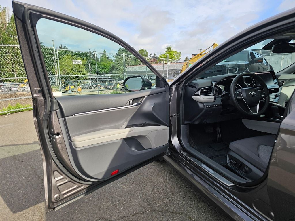 2024 Toyota Camry Hybrid LE