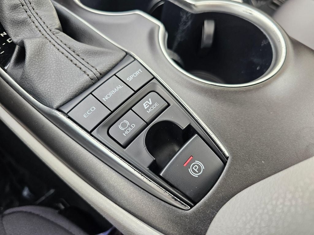 2024 Toyota Camry Hybrid LE