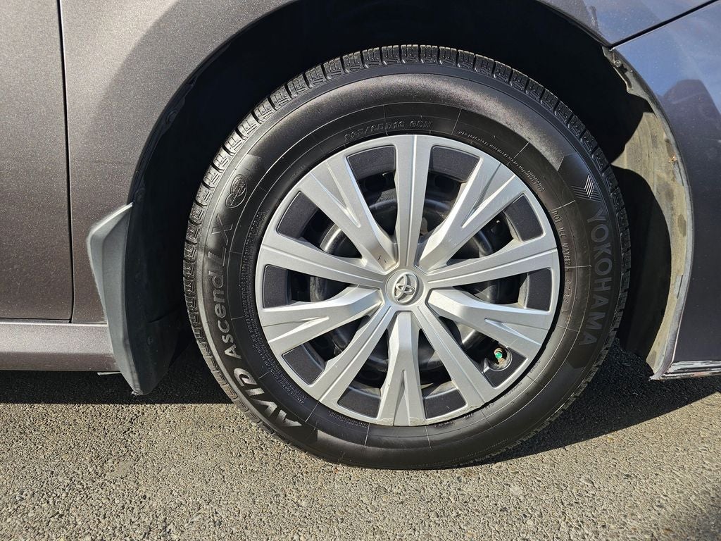 2024 Toyota Camry Hybrid LE