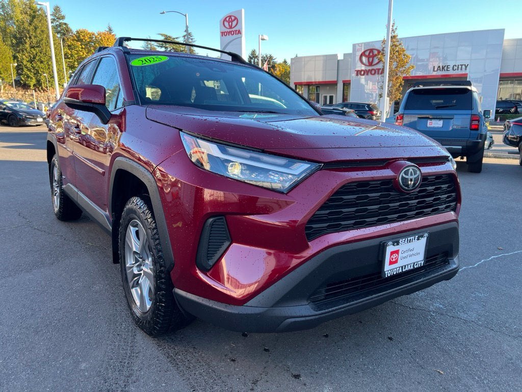 2025 Toyota RAV4 Hybrid XLE