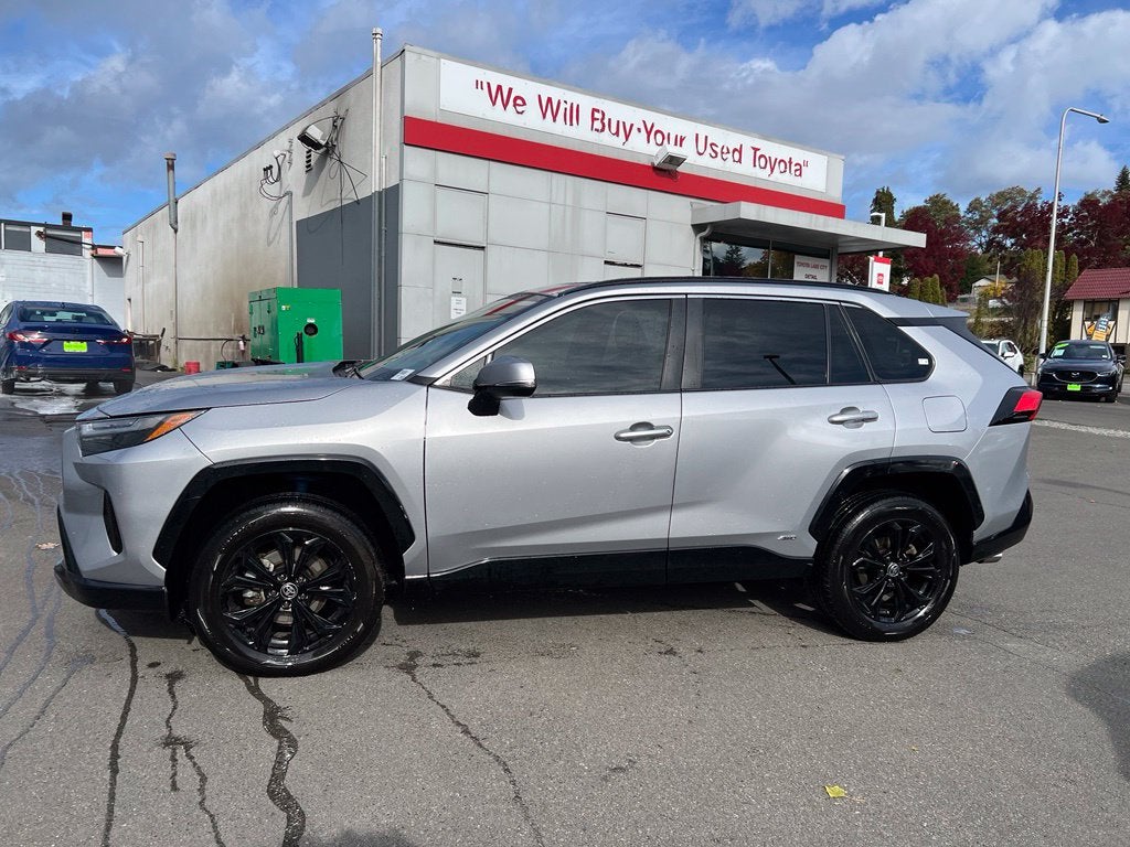 2022 Toyota RAV4 Hybrid SE
