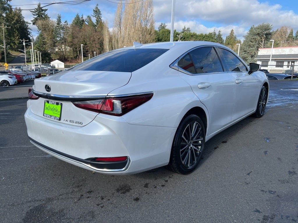 2023 Lexus ES 250