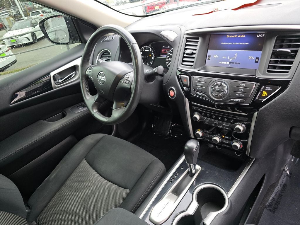 2017 Nissan Pathfinder SV