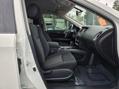 2017 Nissan Pathfinder SV