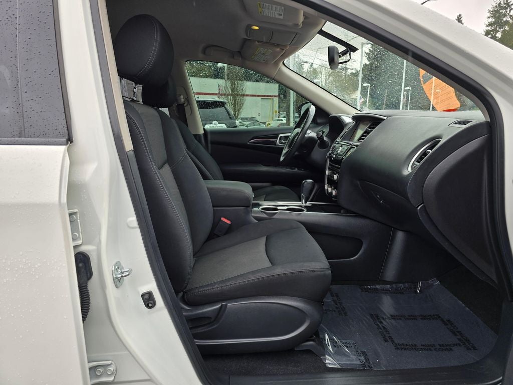 2017 Nissan Pathfinder SV