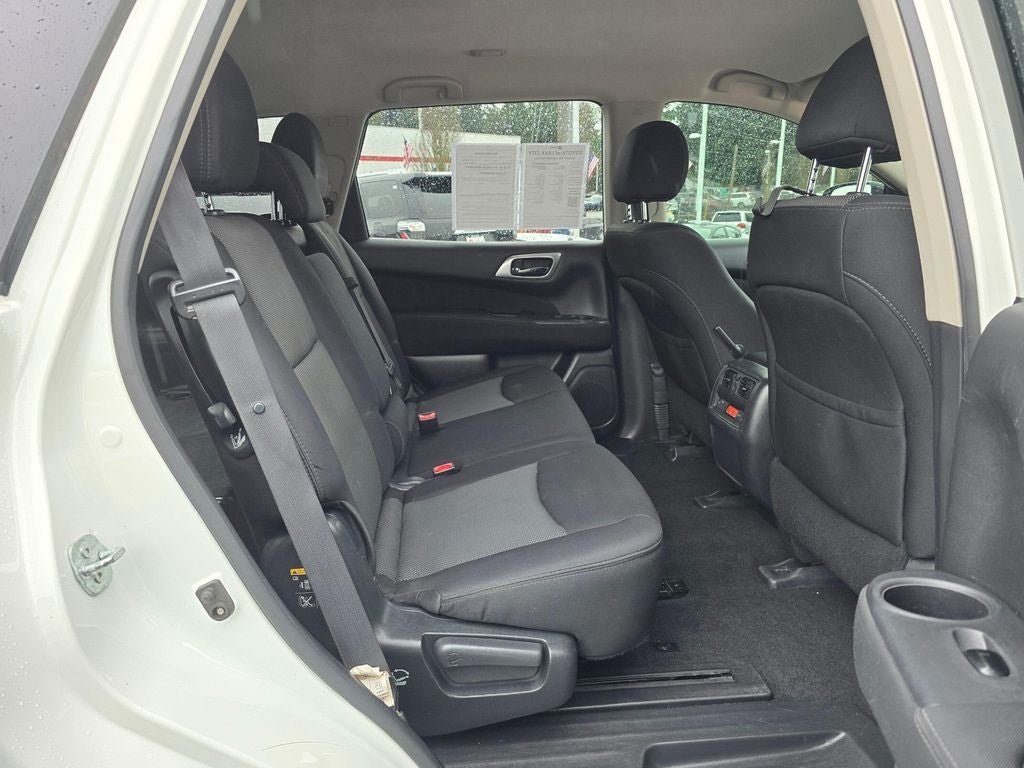 2017 Nissan Pathfinder SV