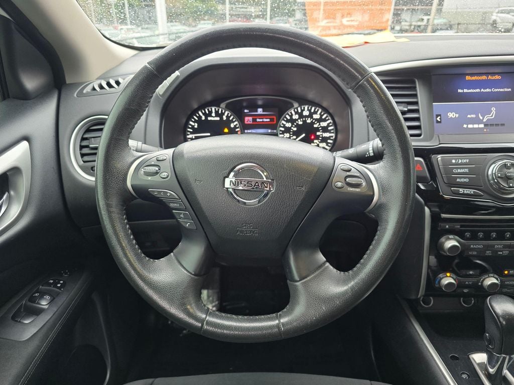 2017 Nissan Pathfinder SV