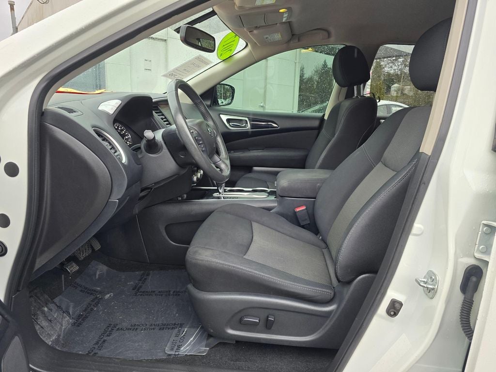 2017 Nissan Pathfinder SV