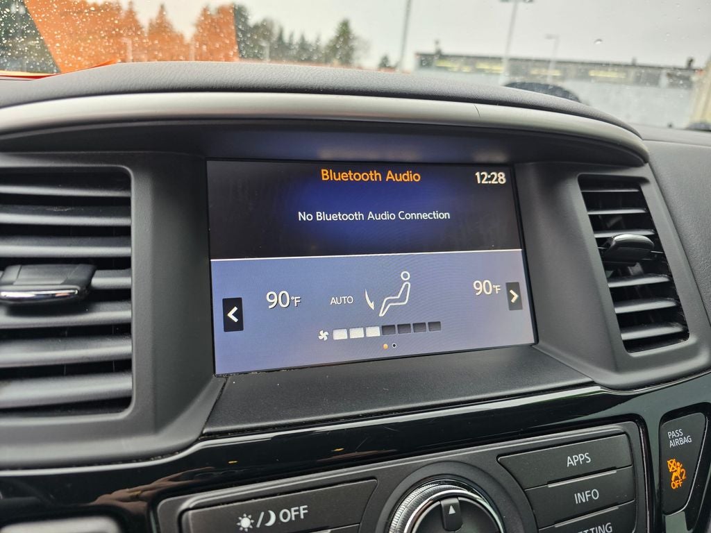 2017 Nissan Pathfinder SV