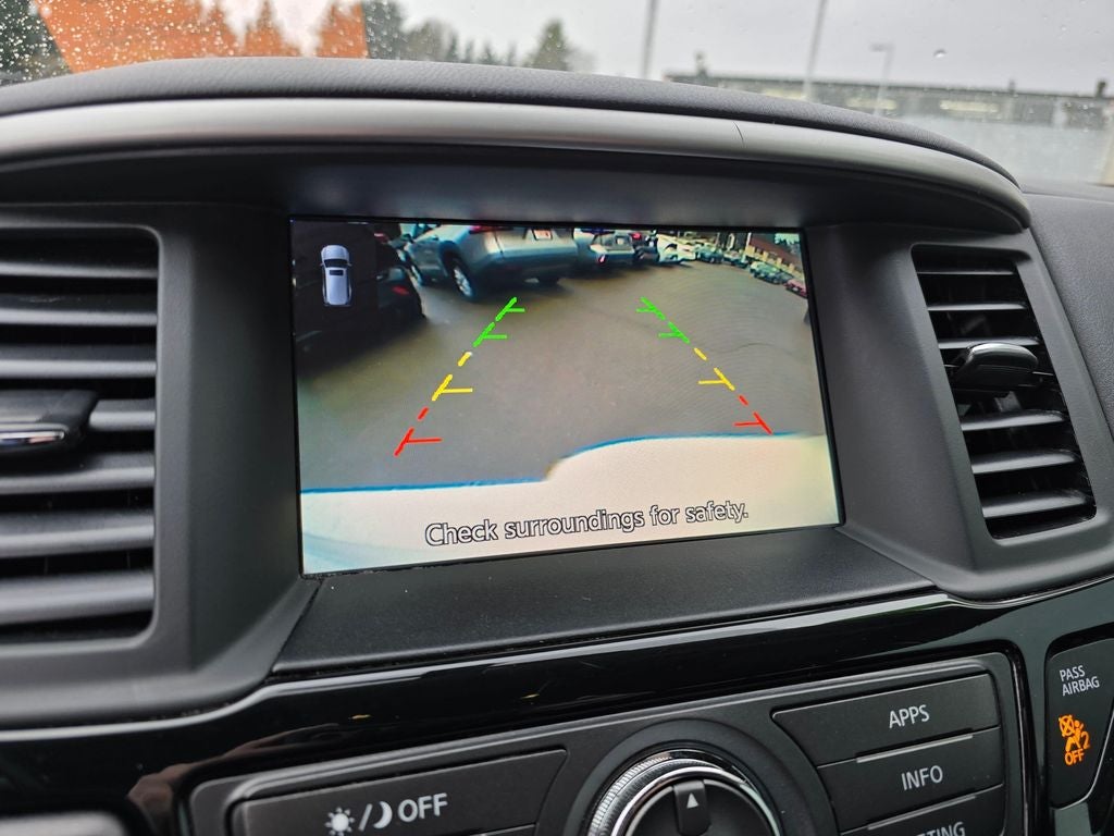 2017 Nissan Pathfinder SV