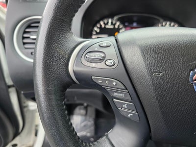 2017 Nissan Pathfinder SV