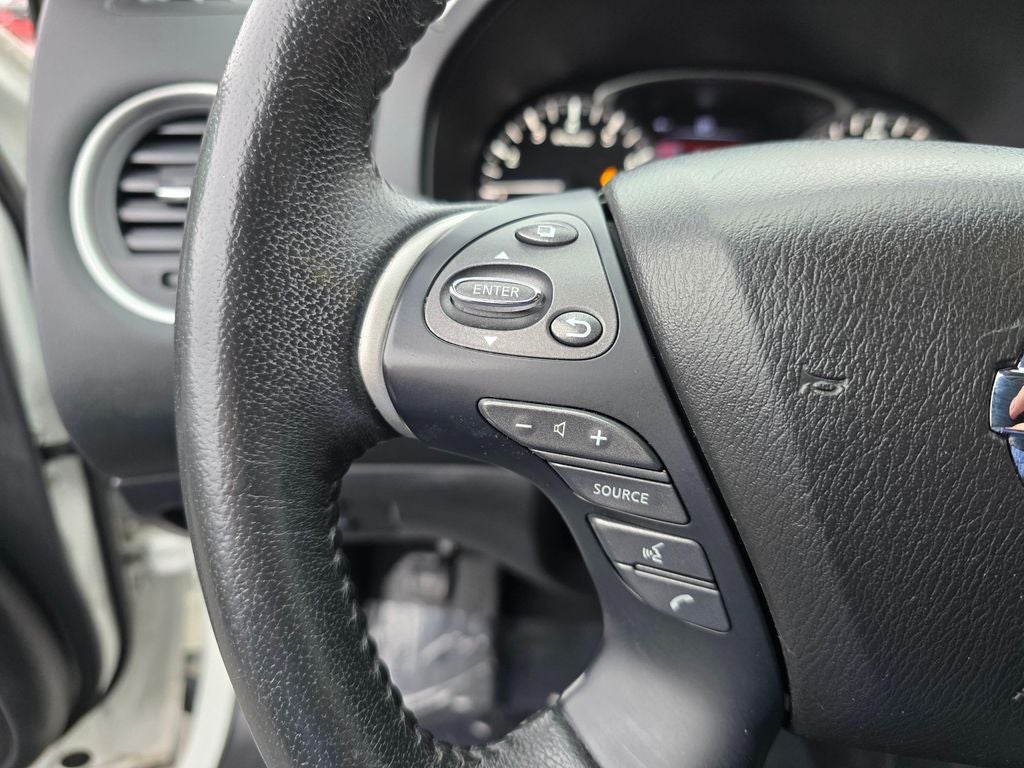 2017 Nissan Pathfinder SV