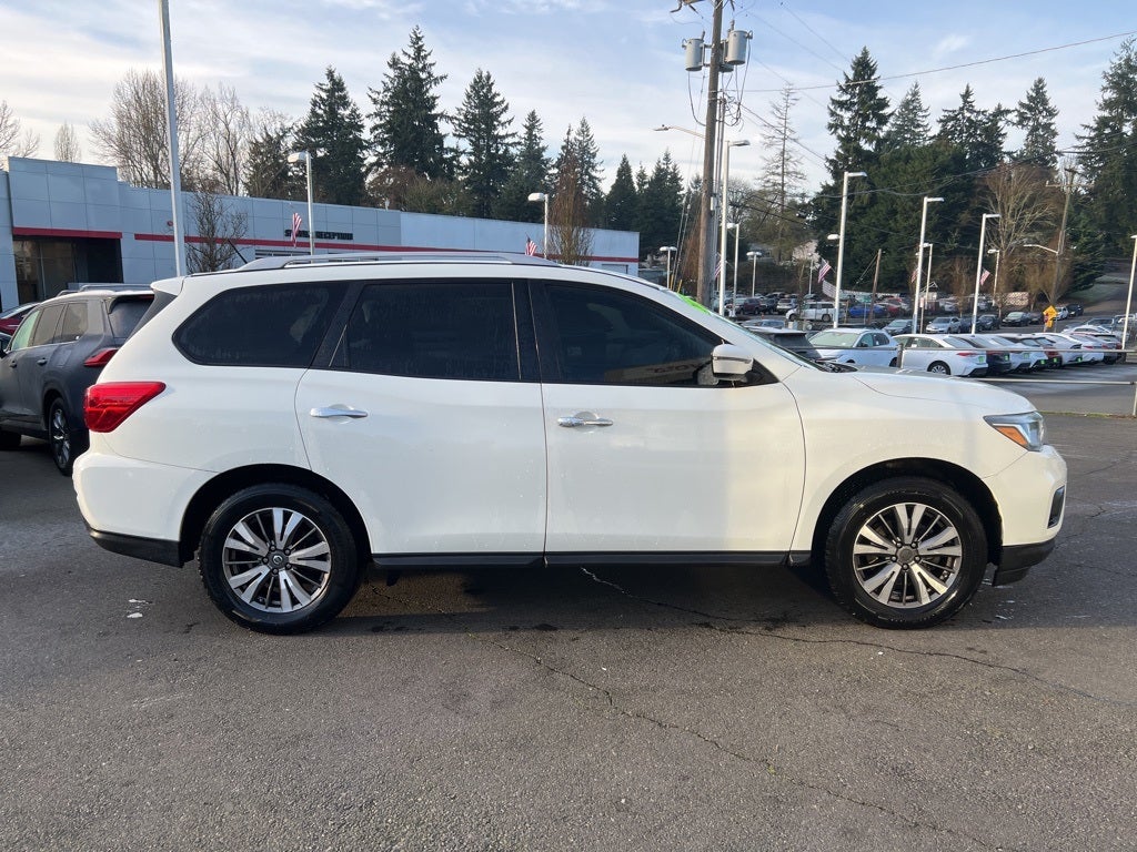 2017 Nissan Pathfinder SV