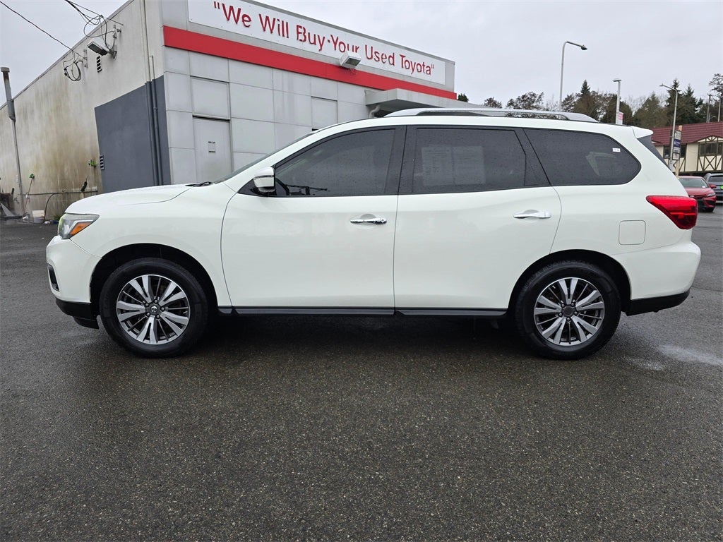 2017 Nissan Pathfinder SV