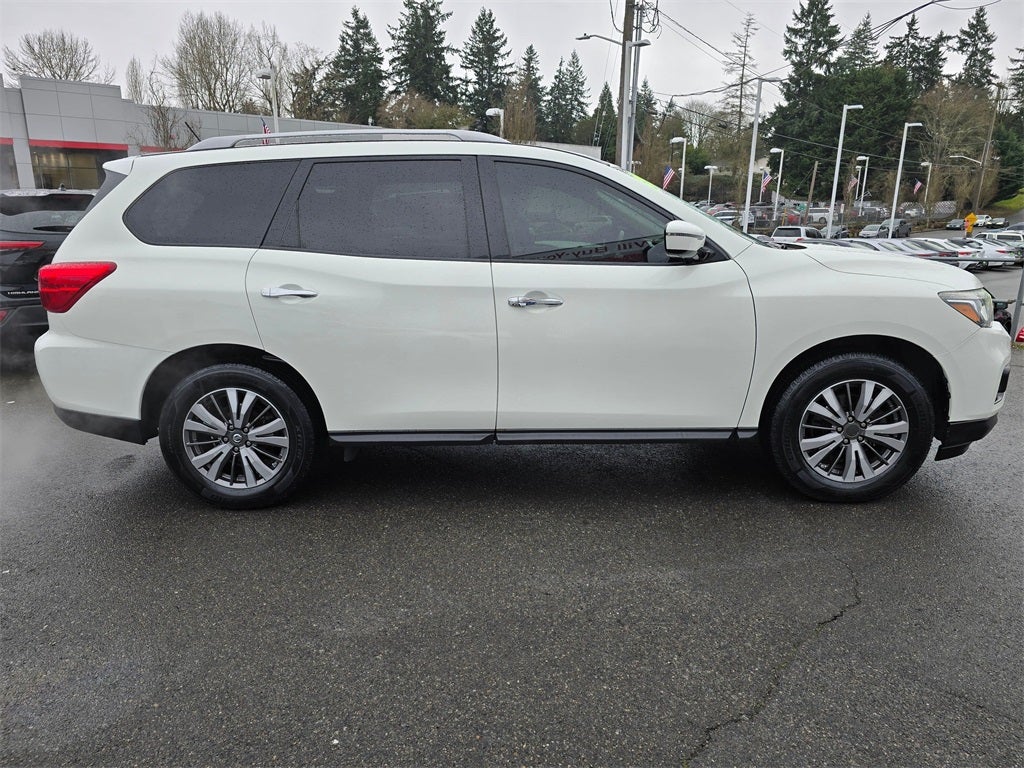 2017 Nissan Pathfinder SV