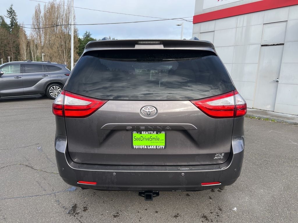 2016 Toyota Sienna XLE-AWD 7 Passenger