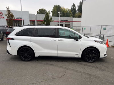 2021 Toyota Sienna XSE 7 Passenger