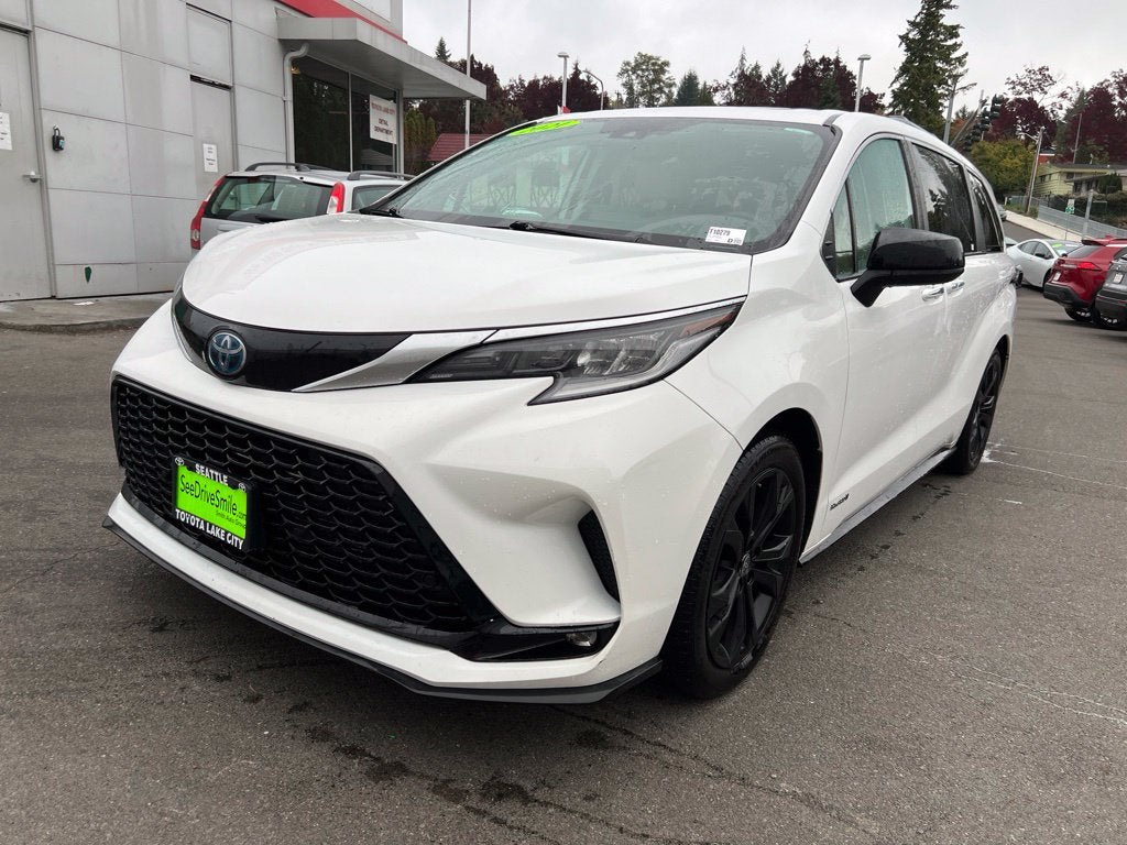 2021 Toyota Sienna XSE 7 Passenger