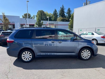 2017 Toyota Sienna XLE Premium 7 Passenger