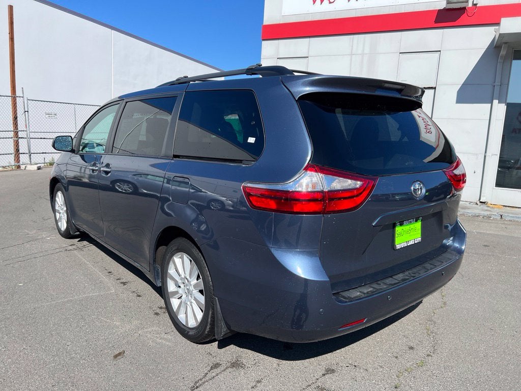 2017 Toyota Sienna XLE Premium 7 Passenger