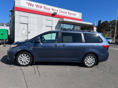 2017 Toyota Sienna XLE Premium 7 Passenger