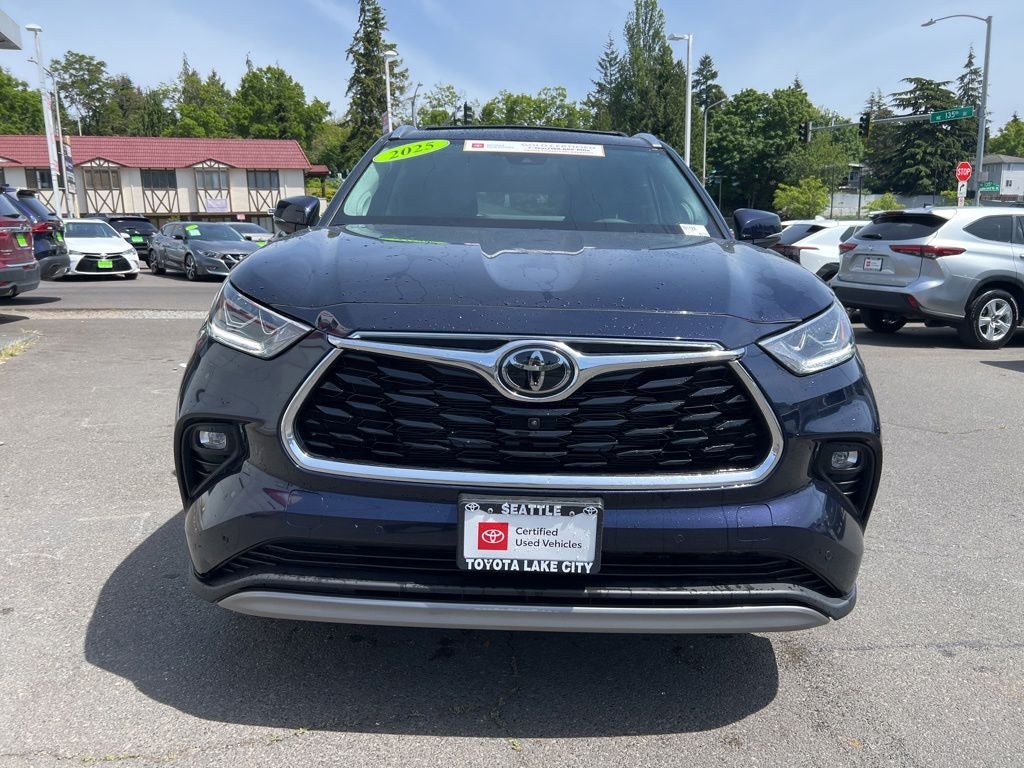 2025 Toyota Highlander Hybrid Platinum