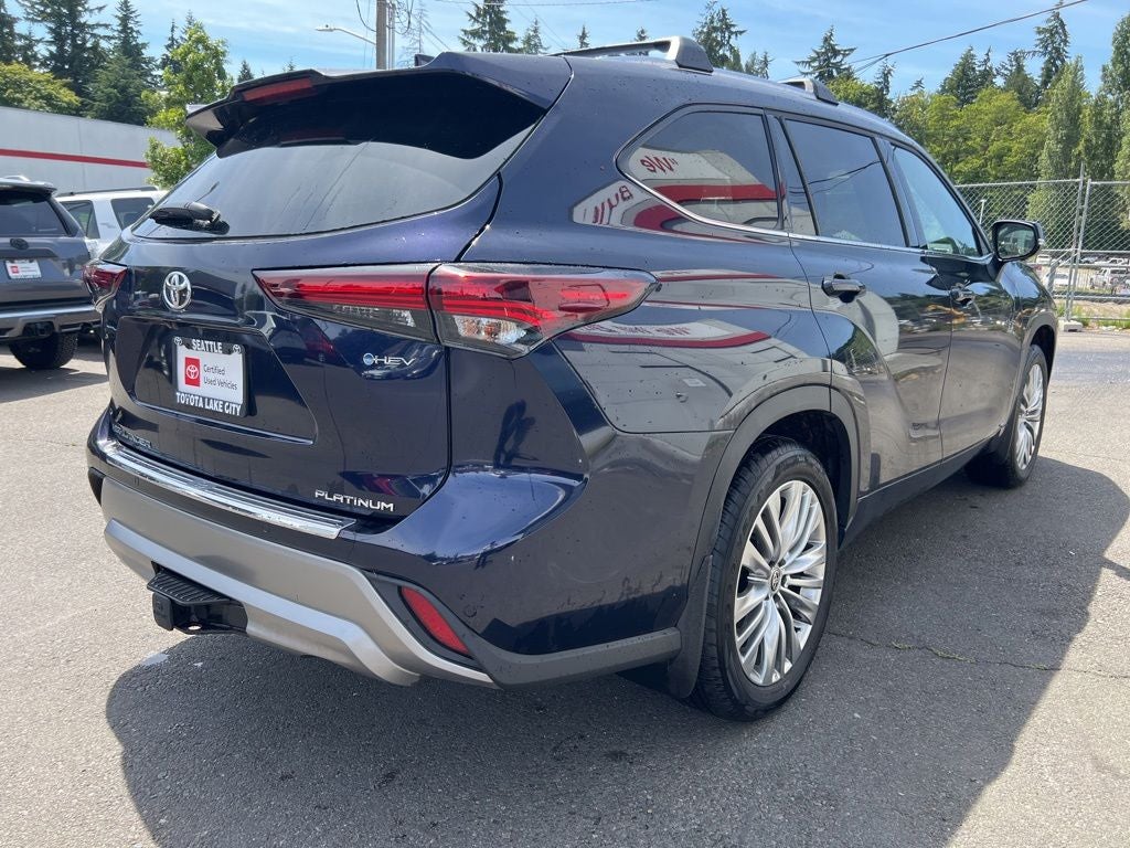 2025 Toyota Highlander Hybrid Platinum