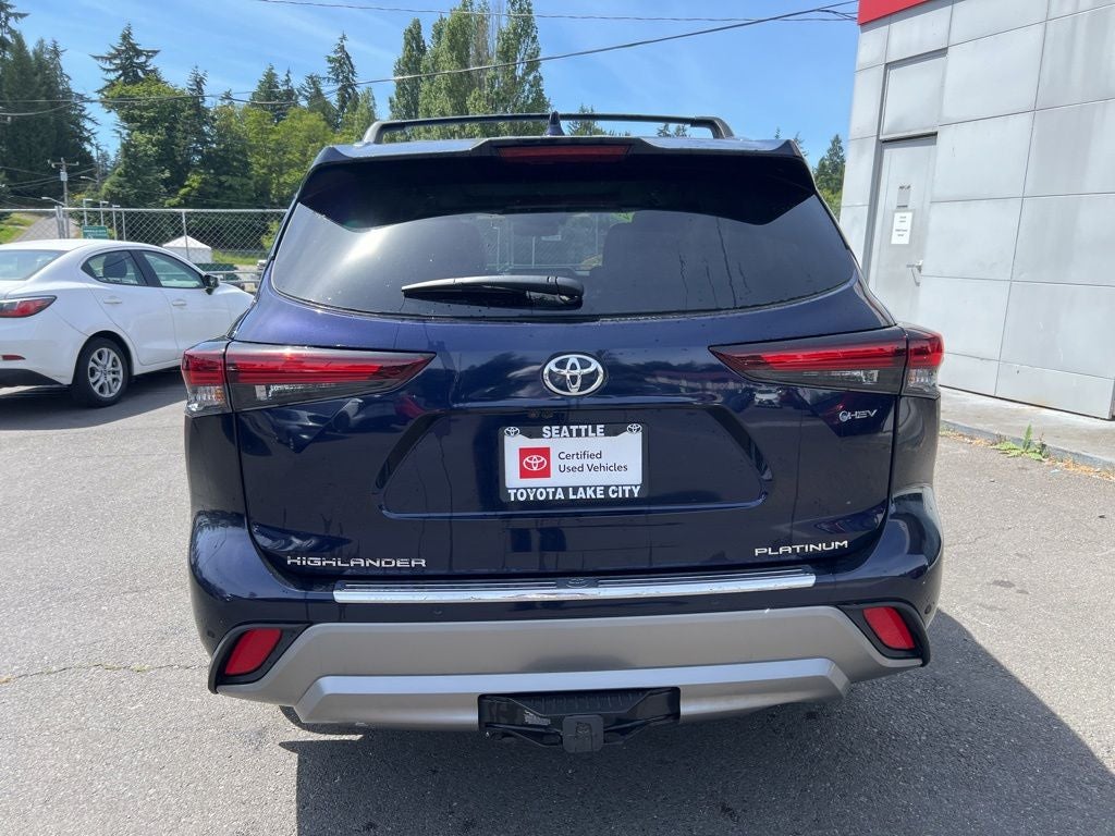 2025 Toyota Highlander Hybrid Platinum