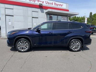 2025 Toyota Highlander Hybrid Platinum