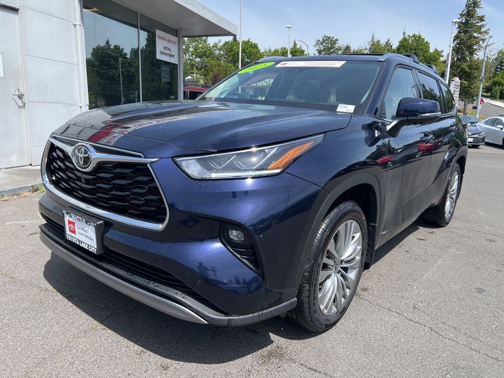 2025 Toyota Highlander Hybrid Platinum