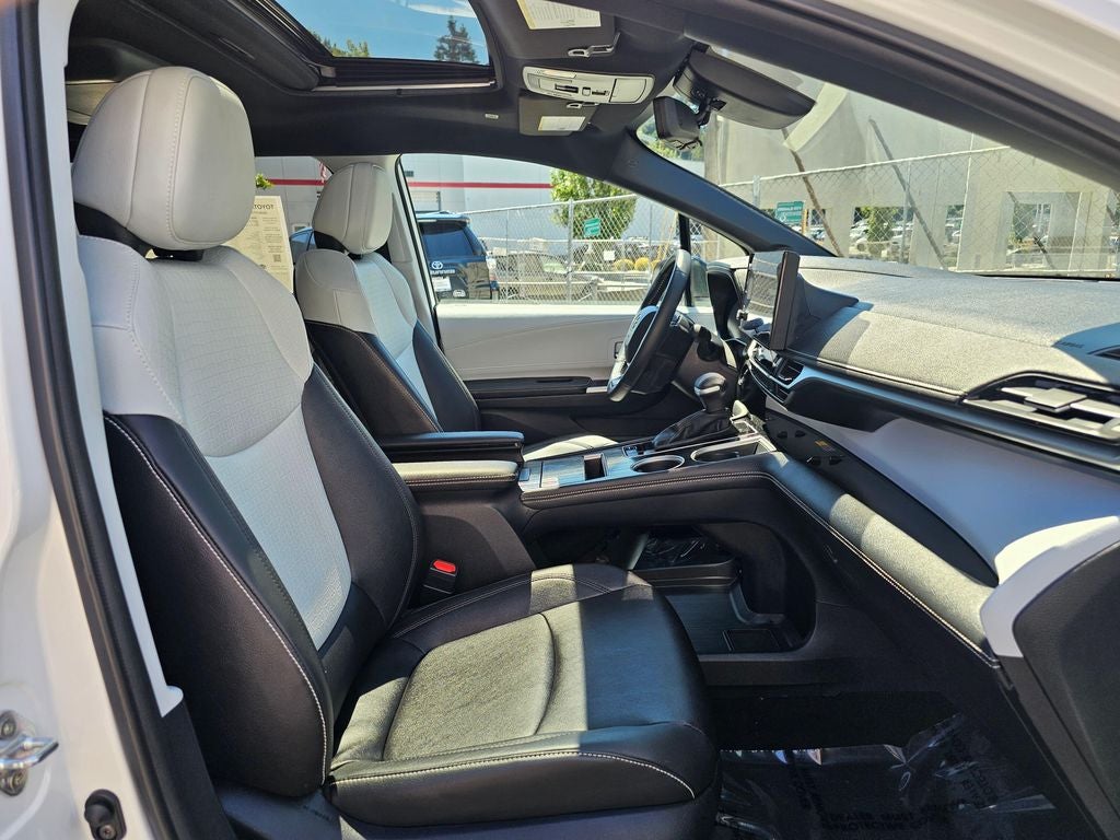 2025 Toyota Sienna XSE 7 Passenger