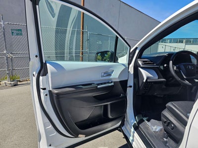 2025 Toyota Sienna XSE 7 Passenger