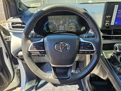 2025 Toyota Sienna XSE 7 Passenger