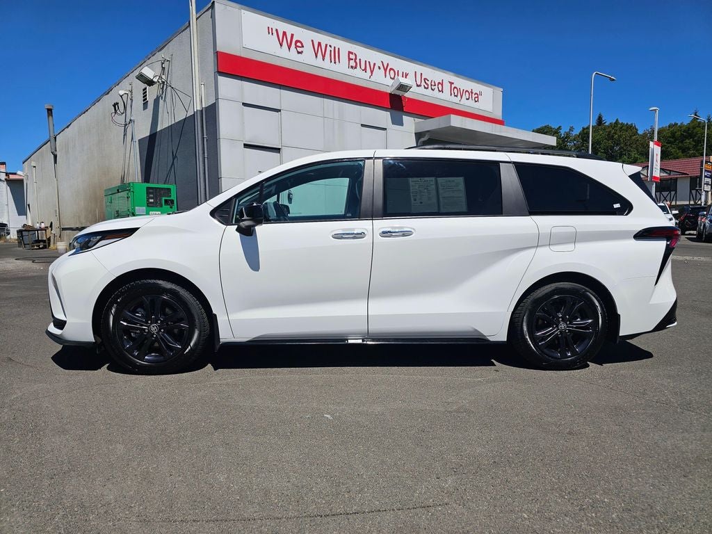 2025 Toyota Sienna XSE 7 Passenger