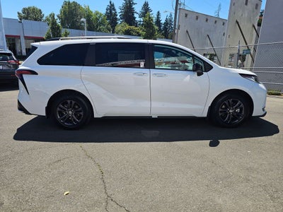2025 Toyota Sienna XSE 7 Passenger