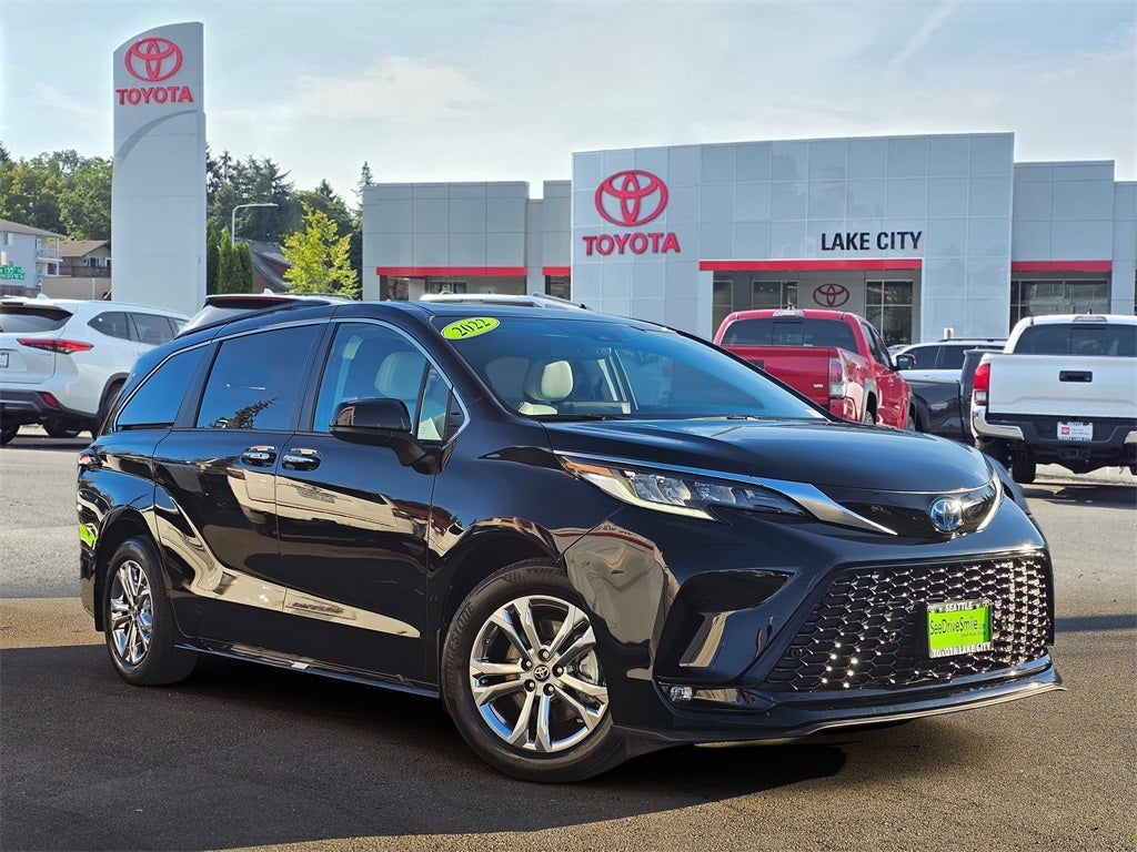 2022 Toyota Sienna XSE 7 Passenger-AWD
