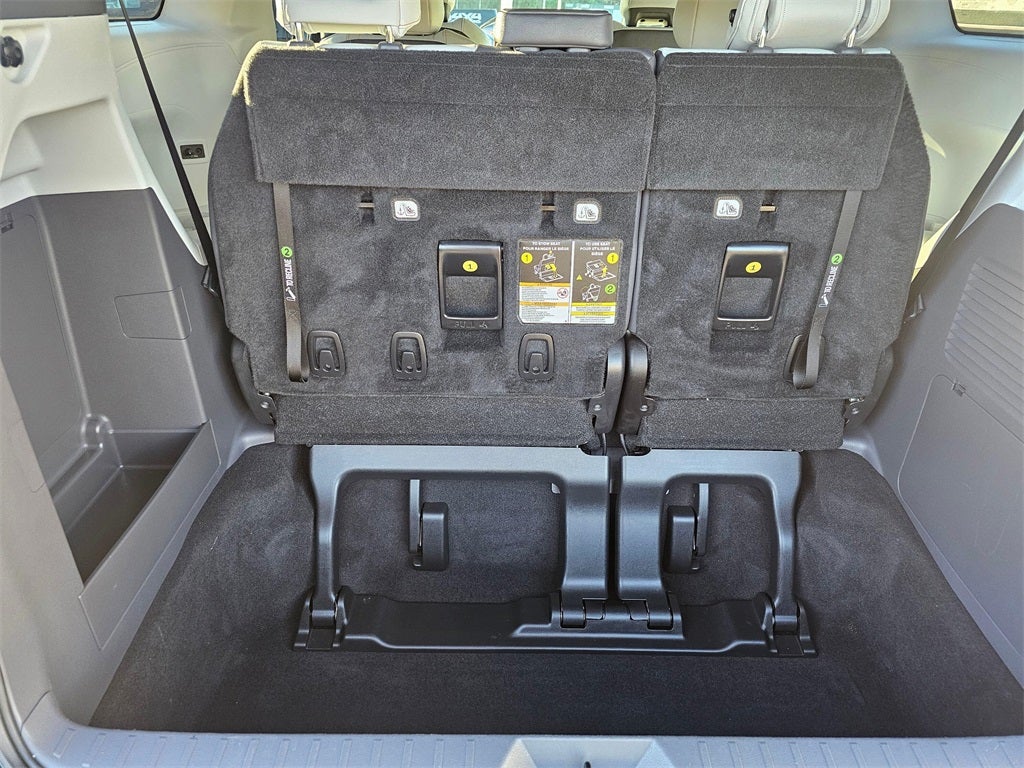 2022 Toyota Sienna XSE 7 Passenger-AWD