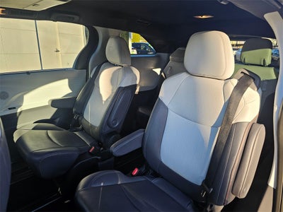 2022 Toyota Sienna XSE 7 Passenger-AWD