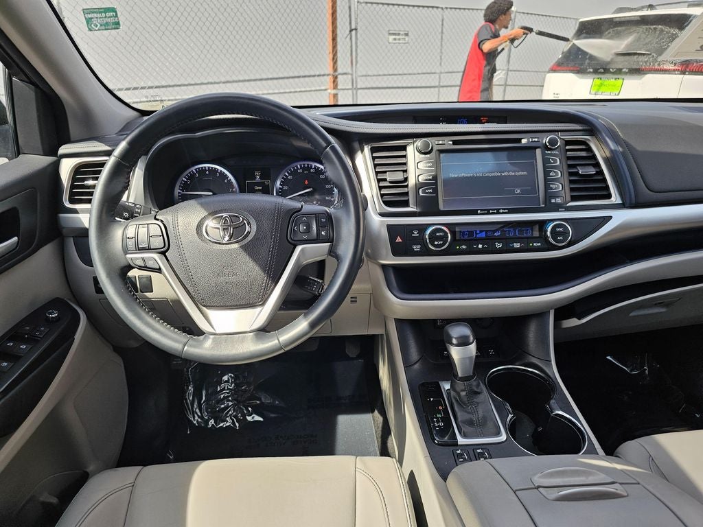 2016 Toyota Highlander XLE V6