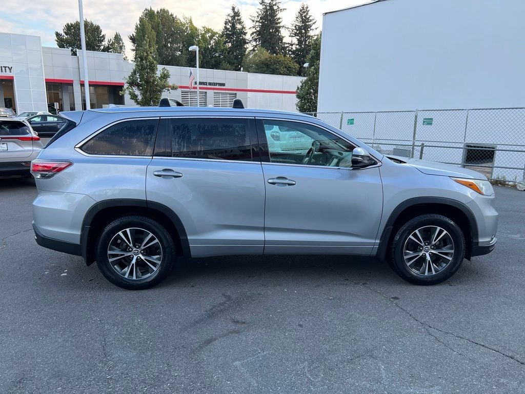 2016 Toyota Highlander XLE V6