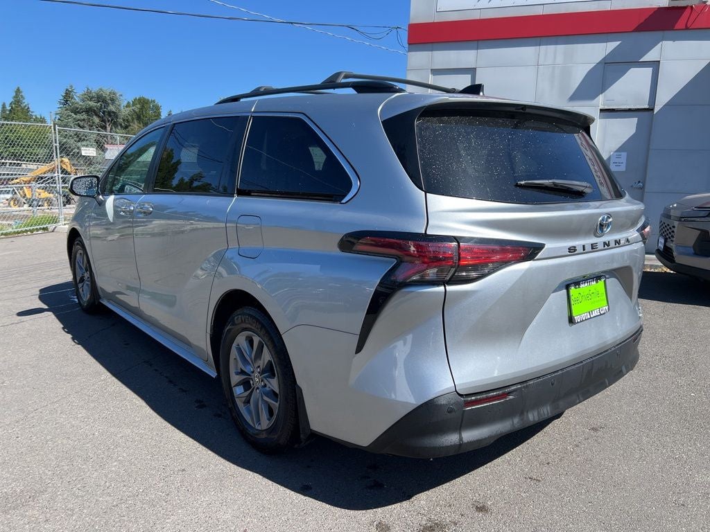 2022 Toyota Sienna XLE 8 Passenger