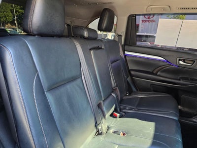 2017 Toyota Highlander XLE -AWD THIRD ROW