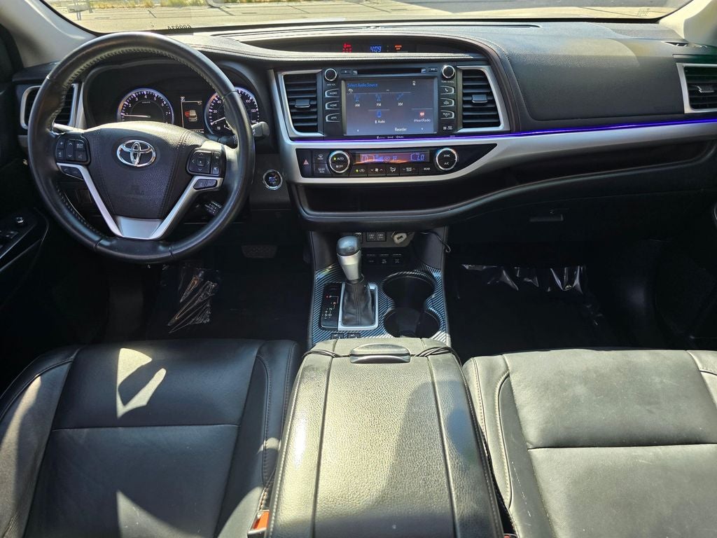 2017 Toyota Highlander XLE -AWD THIRD ROW