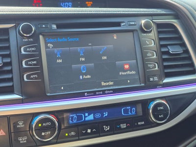 2017 Toyota Highlander XLE -AWD THIRD ROW