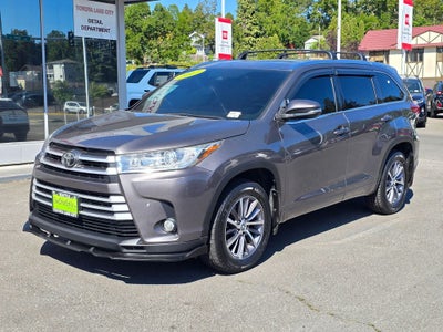 2017 Toyota Highlander XLE -AWD THIRD ROW