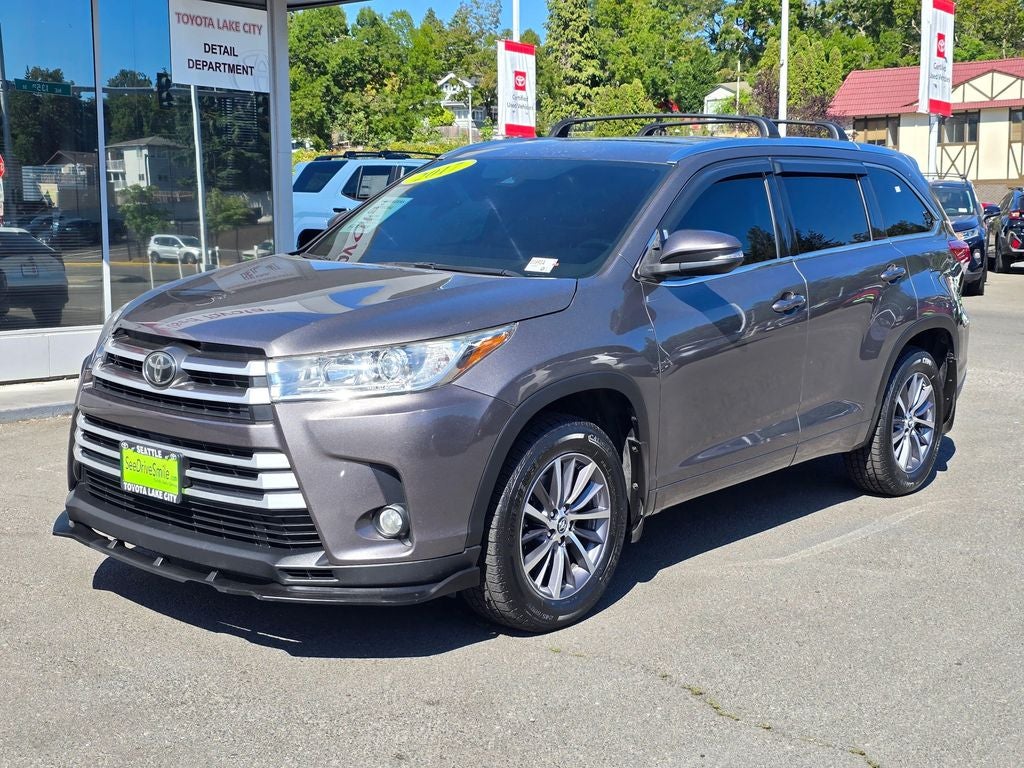2017 Toyota Highlander XLE -AWD THIRD ROW